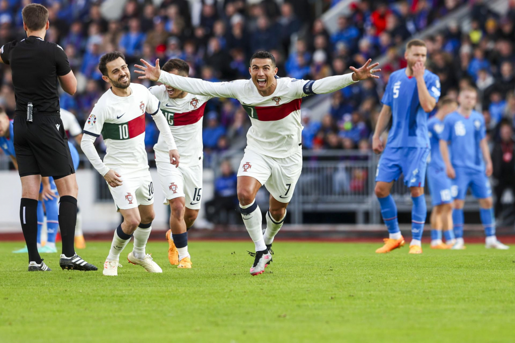 Ronaldo dá a vitória no jogo 200 por Portugal