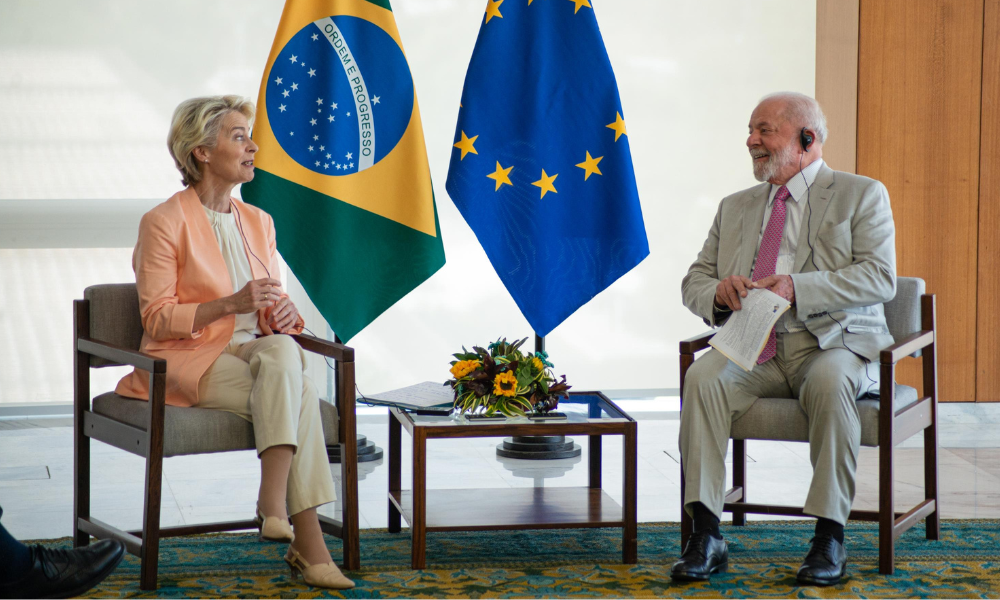 „Wir brauchen mehr Diplomatie und weniger bewaffnete Interventionen in der Ukraine“, sagt Lula neben Von der Leyen – Jovem Pan