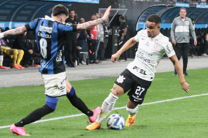 Pedro, do Corinthians, em partida contra o Del Valle