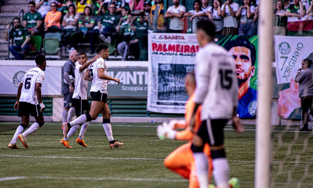 Flamengo sua para vencer o estraçalhado Santos na Vila vazia - 25