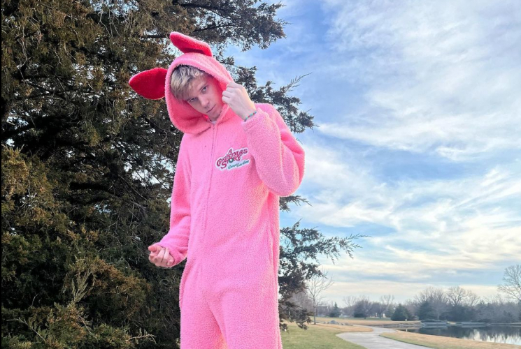 Novo jogador do Toronto Raptors faz sucesso no TikTok com dancinhas 7 snapinsta.app 269909286 1268764130284662 6672029309233033188 n 1080 e1687579148479