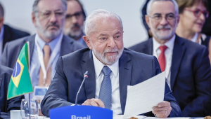 Luiz Inácio Lula da Silva durante sessão Plenária de Chefes e Chefas de Estado do MERCOSUL