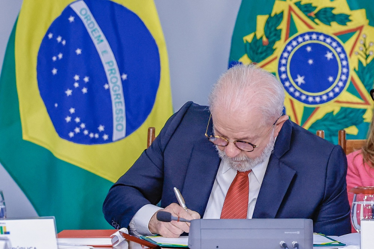 Lula sanciona Marco Legal das Garantias, mas veta tomada de veículos sem autorização da Justiça