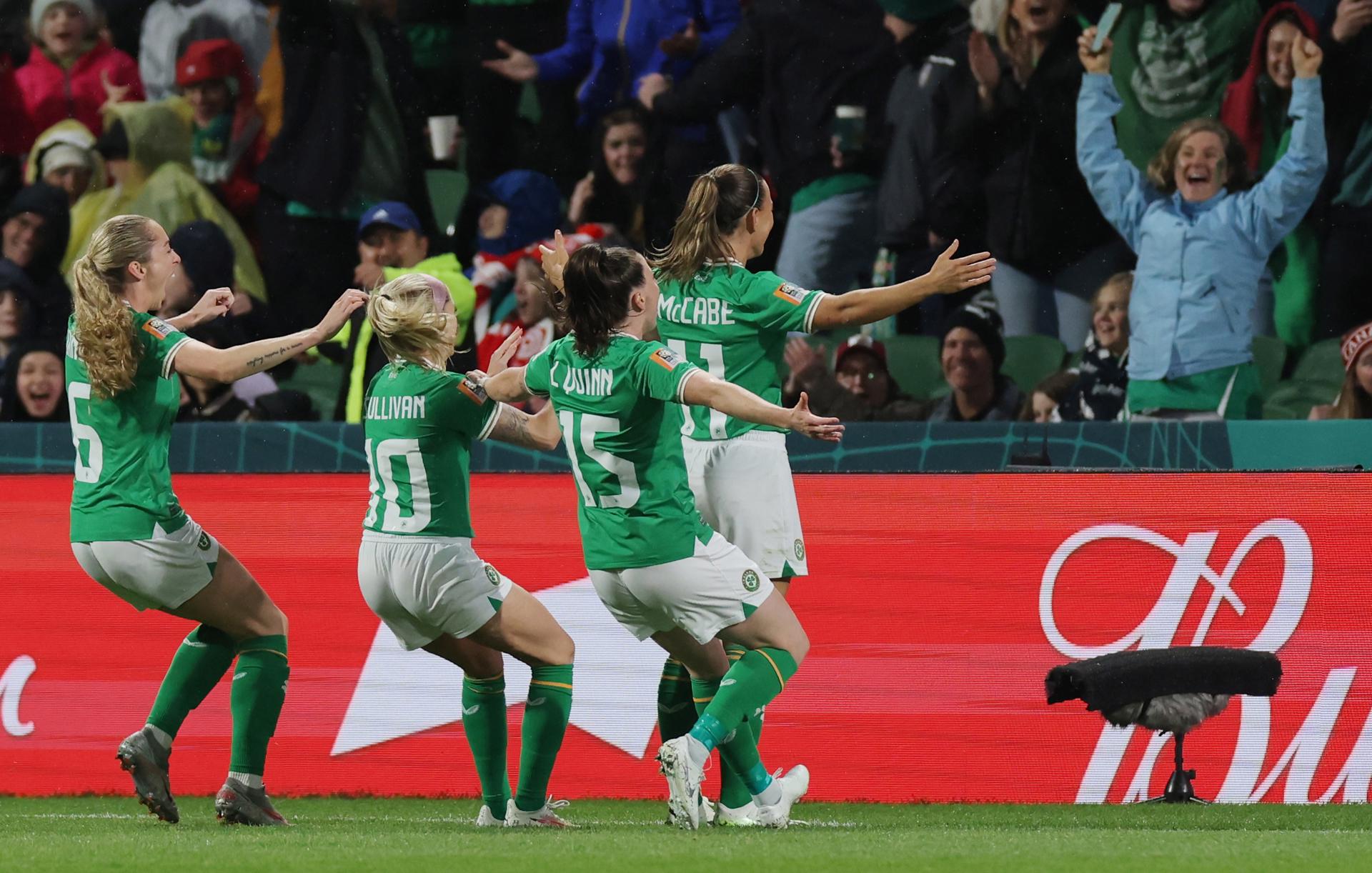 Jaqueline celebra goleada na estreia da Copa Paulista Feminina