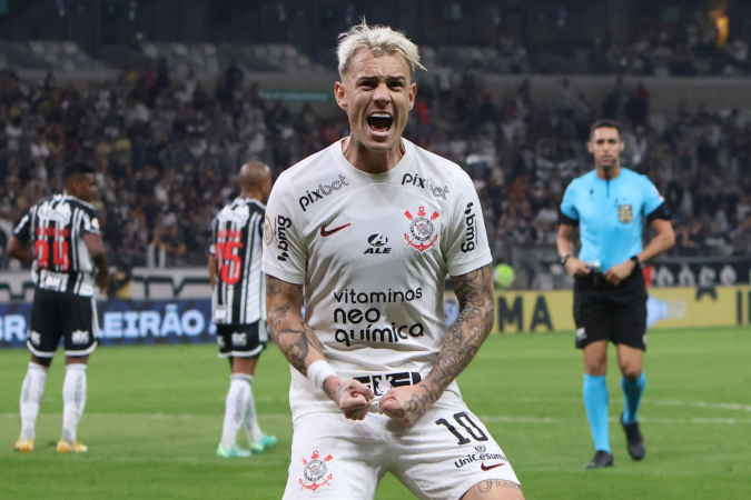 Róger Guedes comemora vitória do Corinthians contra o Atlético-MG