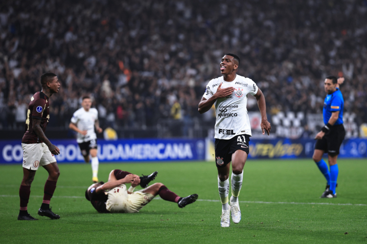 Com time de garotos, Corinthians vence o Universitario nos playoffs da Sul-Americana 1 agf20230711045