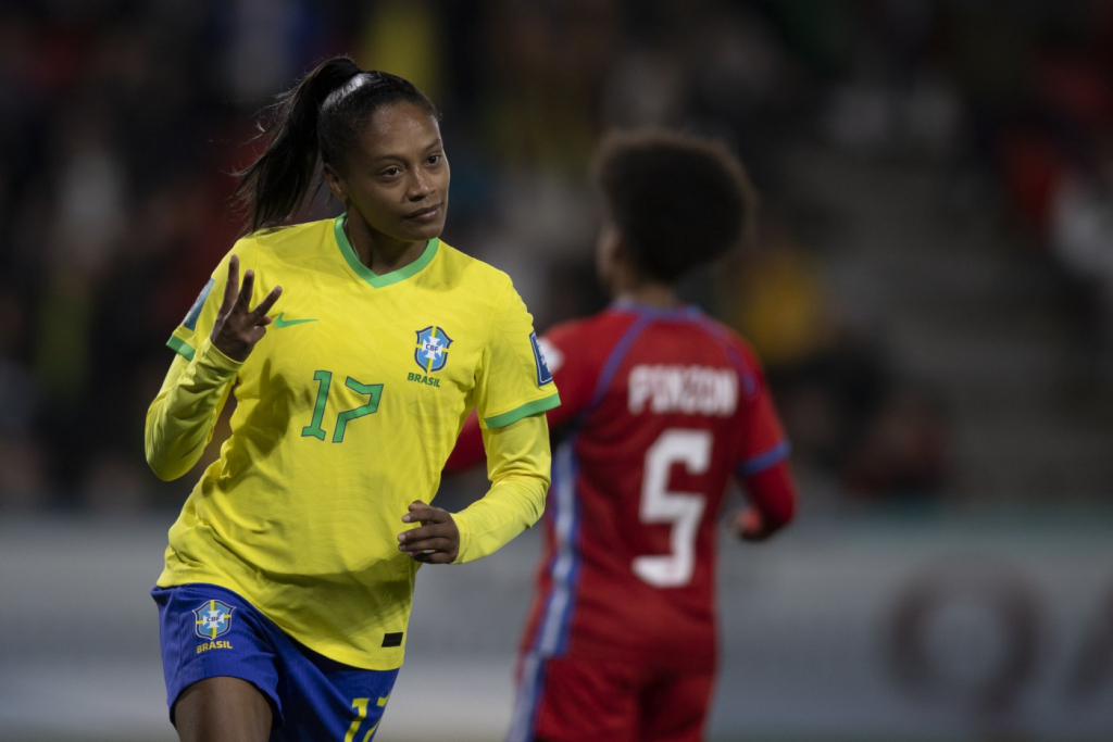 Jaqueline celebra goleada na estreia da Copa Paulista Feminina