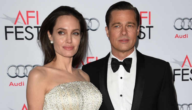 Acompanhada do filho, Angelina Jolie participa de almoço de negócios em  Nova York