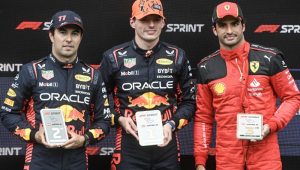 Max Verstappen, Sérgio Perez e Carlos Sainz
