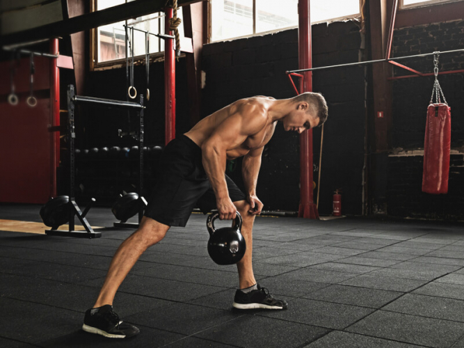 Entenda as causas das manchas roxas após o treino de musculação