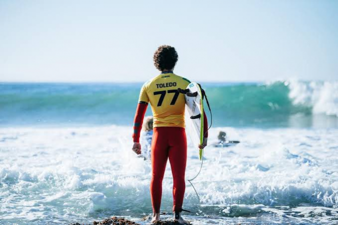 Filipe Toledo é número 1 do ranking mundial de surfe