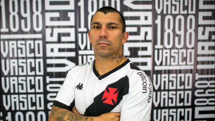 Gary Medel foi anunciado pelo Vasco