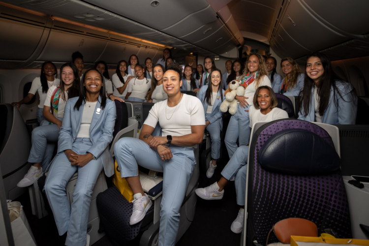 Em busca do título inédito, seleção brasileira embarca para a Copa do Mundo Feminina