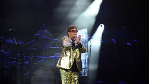Elton John em apresentação