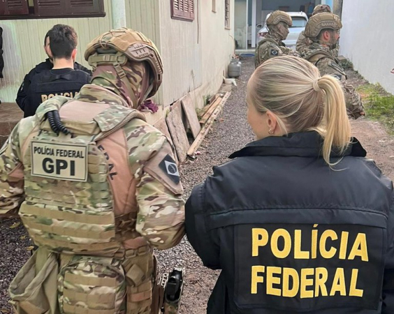 POLÍCIA FEDERAL DURANTE OPERAÇÃO NO RIO GRANDE DO SUL