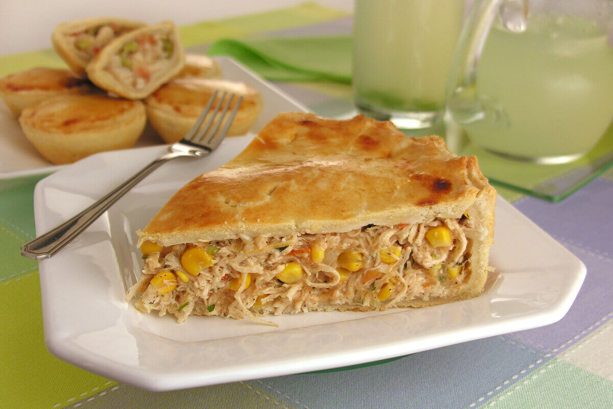 Torta de frango com milho e cenoura 