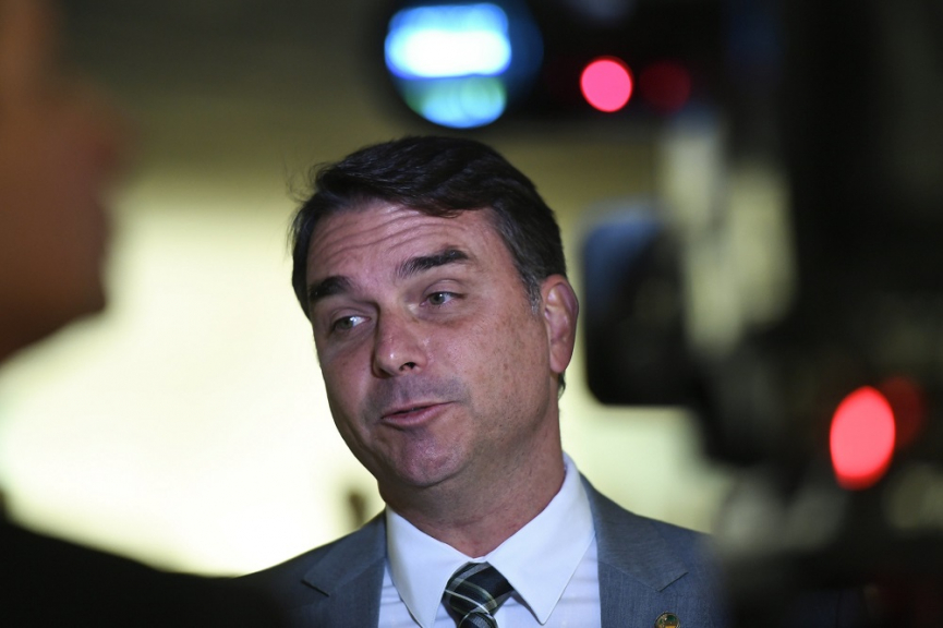 Flávio Bolsonaro diz que ‘Lula não será presidente a partir de 2027’