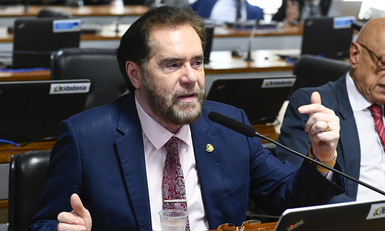 Senador Plínio Valério (PSDB-AM)