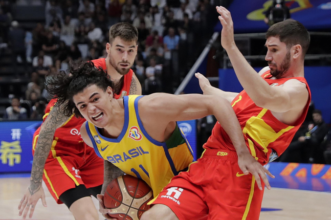 Brasil perde para a Espanha e se complica na Copa do Mundo, basquete