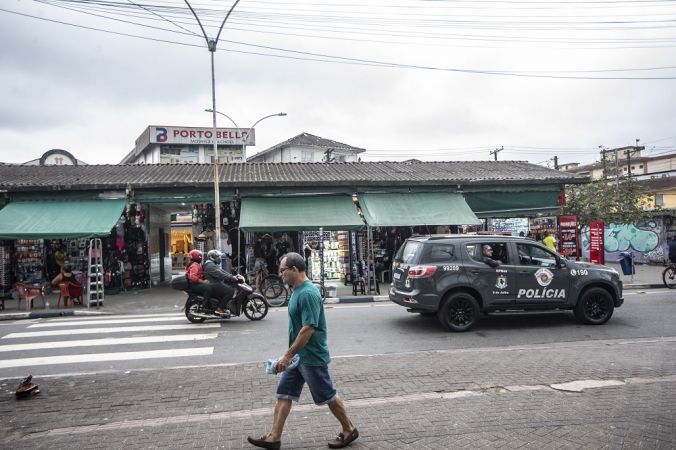 Movimentação de policiais militares no distrito de Vicente de Carvalho, no Guarujá, litoral sul paulista