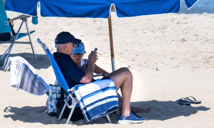 biden na praia