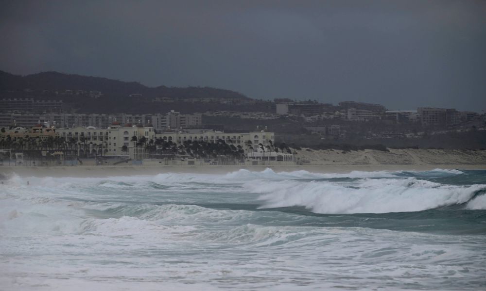 costa-do-mexico-furacao-hillary-ALFREDO ESTRELLA-AFP