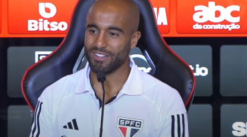 Lucas Moura durante entrevista coletiva no São Paulo