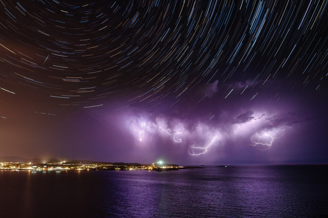 Chuva de meteoros Perseide observada em Cadaqués, na Espanha