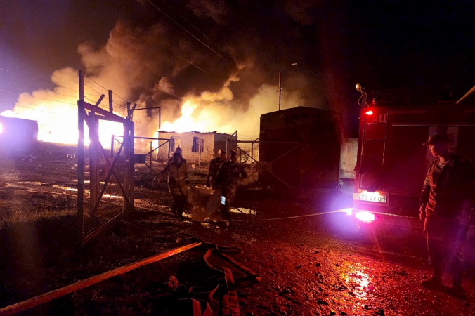 Incêndio em um depósito de combustível nos arredores de Stepanakert
