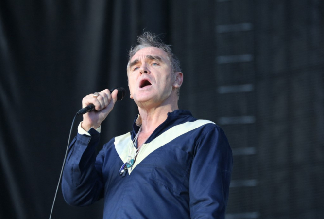 Morrissey cantando