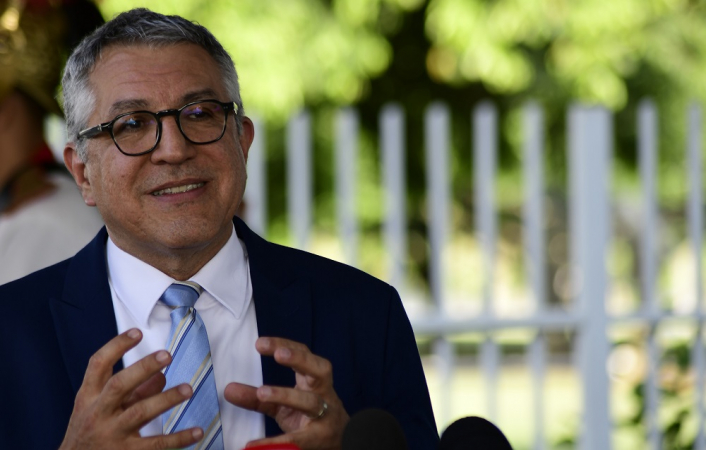 O ministro das Relações Institucionais, Alexandre Padilha, concede entrevista coletiva