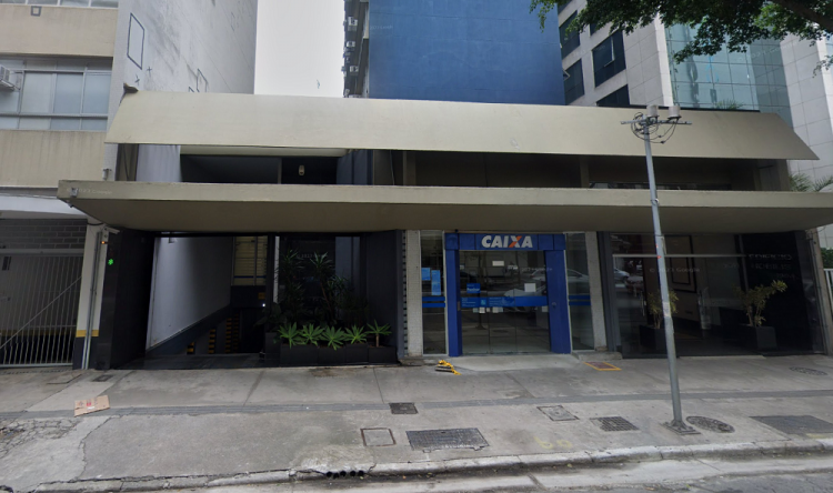 Agência da Caixa Econômica na Rua 13 de Maio, região central de São Paulo