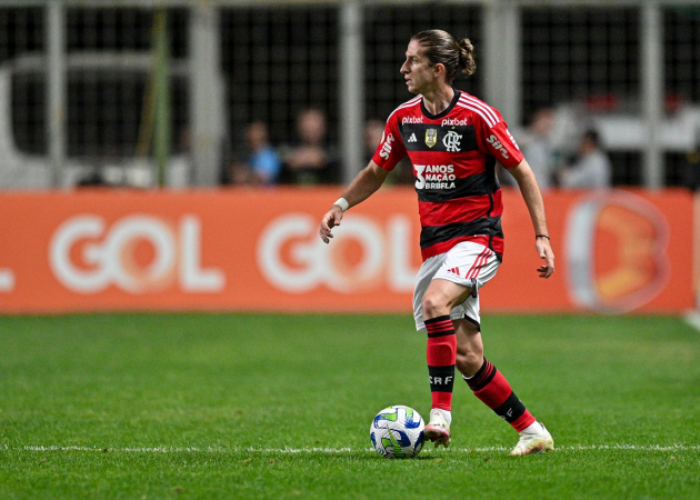 Filipe Luís é lateral-esquerdo do Flamengo