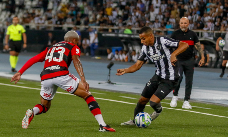 Botafogo e Flamengo se enfrentaram no Nilton Santos