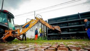 Prefeitura de Porto Alegre fecha comportas para prevenção de enchente do Guaíba