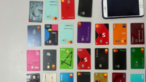Cartões e um celular apreendidos durante sequestro em Guarulhos
