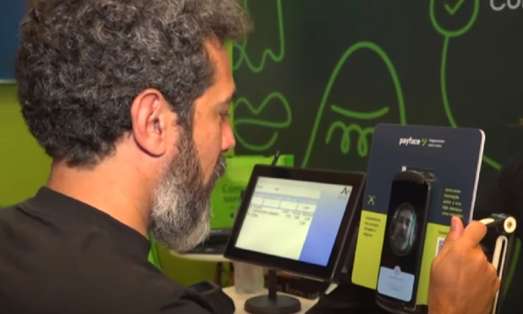 Nova tecnologia usa reconhecimento facial como forma de pagamento