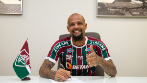 Felipe Melo renovou com o Fluminense até o fim de 2024