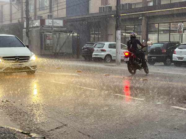 Caiu a temperatura aí pra vocês também? De 39º a tarde, caiu para 23º com  garoa fina e vento fresco no Grajaú, extremo sul de São Paulo. : r/saopaulo