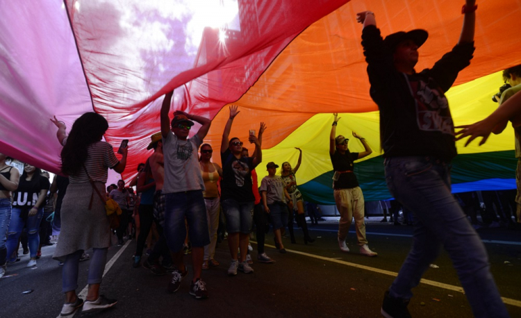 28ª Parada do Orgulho LGBT+ acontece neste domingo