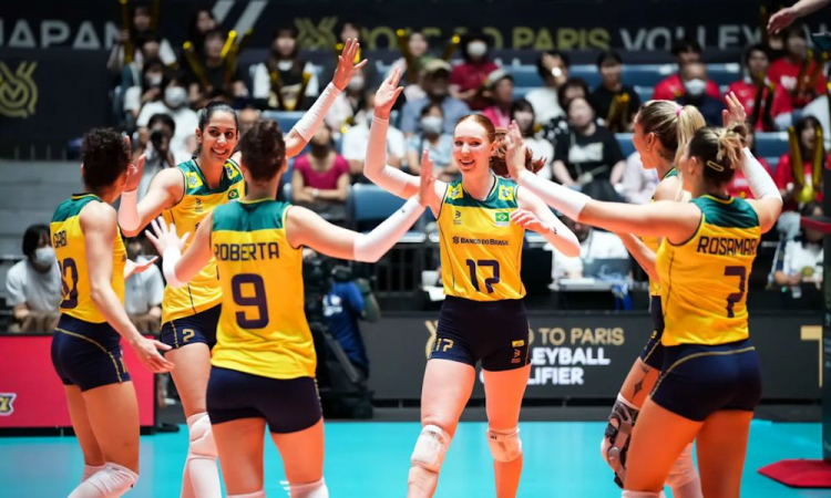 Seleção feminina de vôlei vence Japão e classifica Brasil para a Olimpíada de Paris