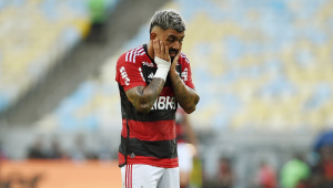 Gabriel Barbosa, do Flamengo, se lamenta na primeira partida entre Flamengo e São Paulo