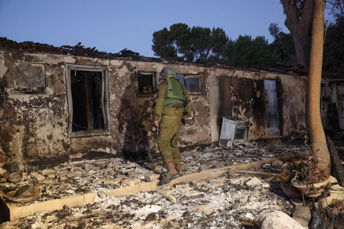 Guerra entre Israel e Hamas já provocou mais de 2.300 mortos