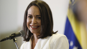 María Corina Machado, vencedora das primárias da oposição na Venezuela, fala em discurso