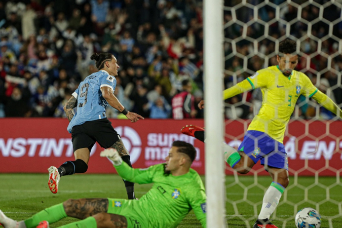 Uruguai venceu o Brasil por 2 a 0 em Montevidéu