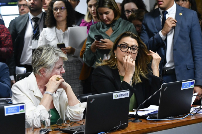 As senadoras Margareth Buzetti e Leila Barros na Comissão de Meio Ambiente do Senado