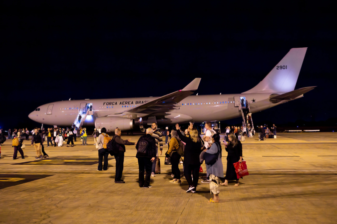 Desembarque de brasileiros repatriados dos territórios de Israel e Palestina