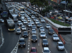 Trânsito intenso de veículos nos dois sentidos da Avenida Prestes Maia