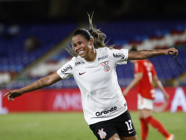 Santos supera Corinthians no Brasileiro de Futebol Feminino