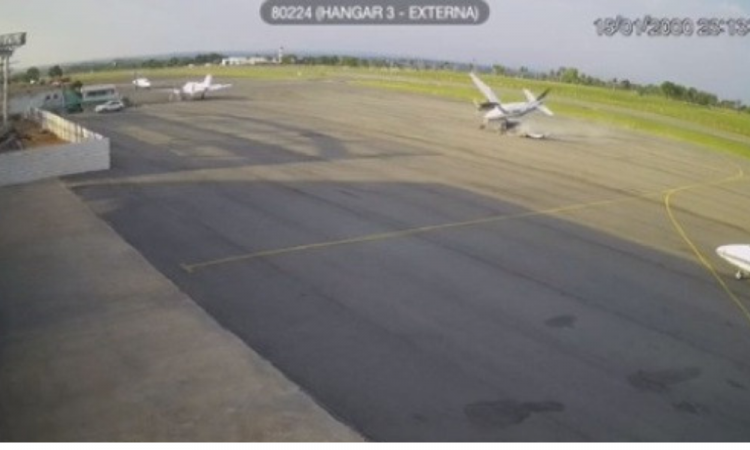 Avião derrapou em pista de aeroporto em Cuiabá